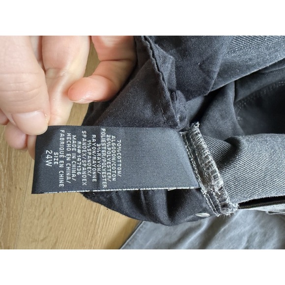 1822 denim black high rise Demi boot jeans size 24W Raw Hem NWT - Picture 7 of 9